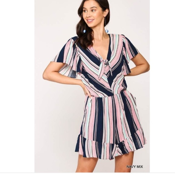 Gigio UMGEE Striped V-Neck Ruffled Romper Front Tie Side Pockets size Medium - Picture 15 of 15